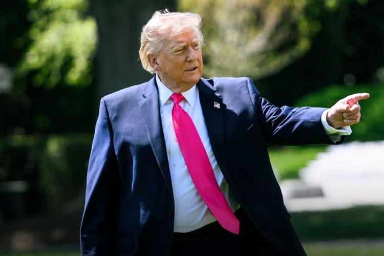 ईरान पर 'फाइनल स्ट्राइक' की तैयारी, सेंटकॉम ट्रंप को सौंपेगा नया ब्लूप्रिंट; होर्मुज और न्यूक्लियर ठिकानों पर नजर