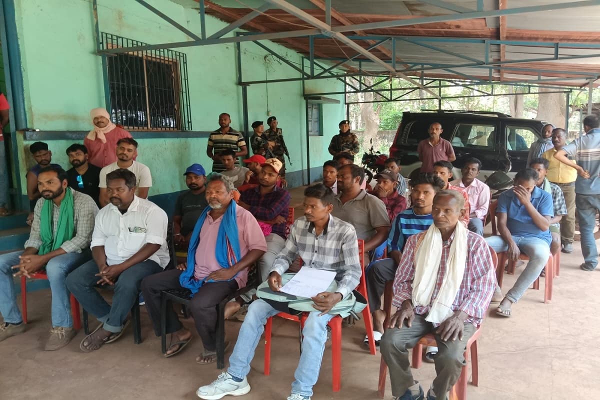 गुवा में स्थानीय बहाली को लेकर फिर गरमाया माहौल, 5 मई की वार्ता पर टिकी निगाहें