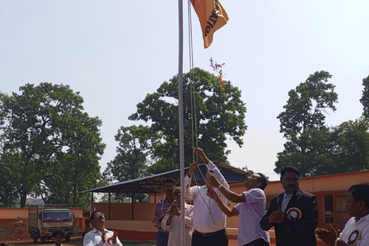 किरीबुरू हिलटॉप ओड़िया स्कूल का स्वर्ण जयंती समारोह का शुभारंभ, भावनाओं से भरा पहला दिन