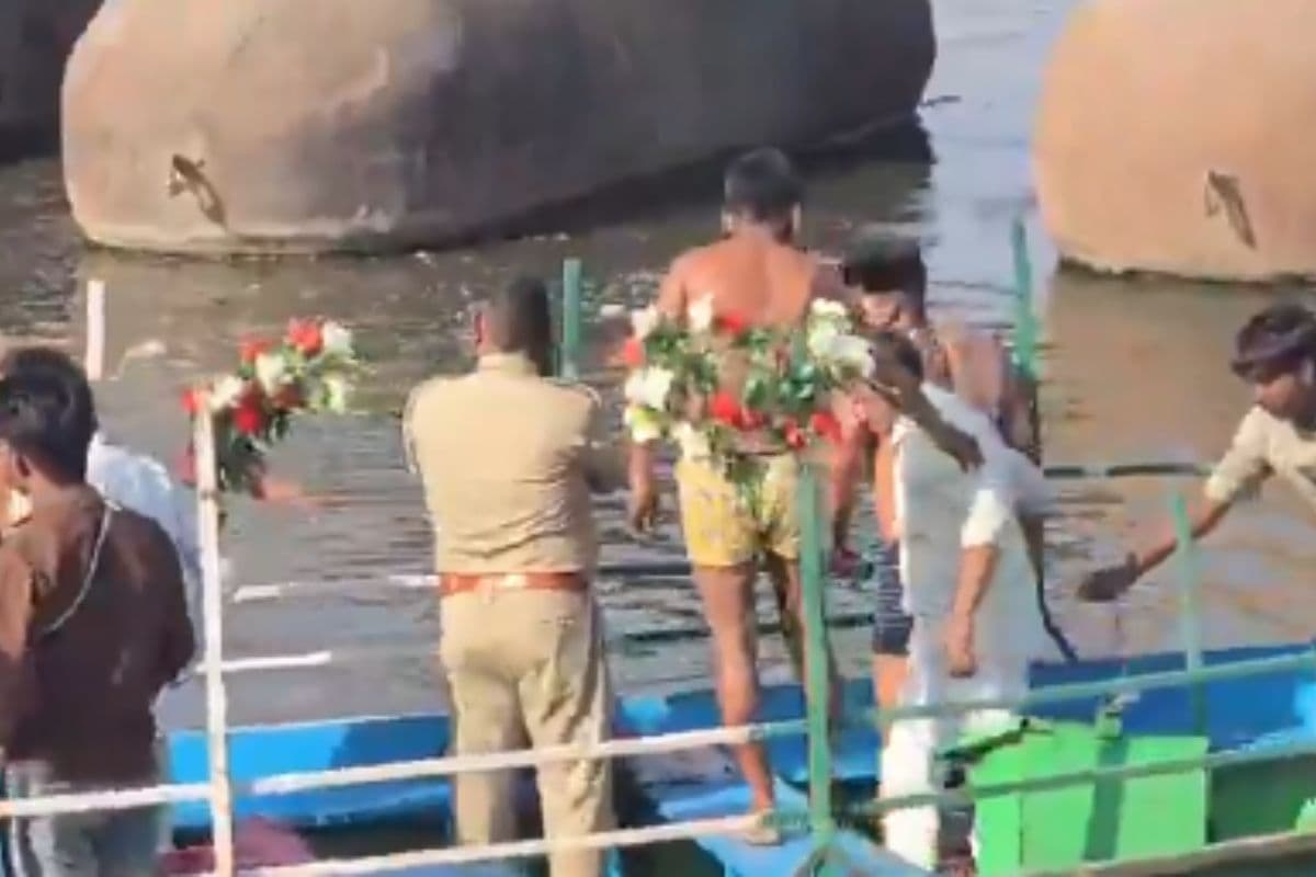 Vrindavan : यमुना नदी में नाव पलटी, 6 श्रद्धालुओं की मौत