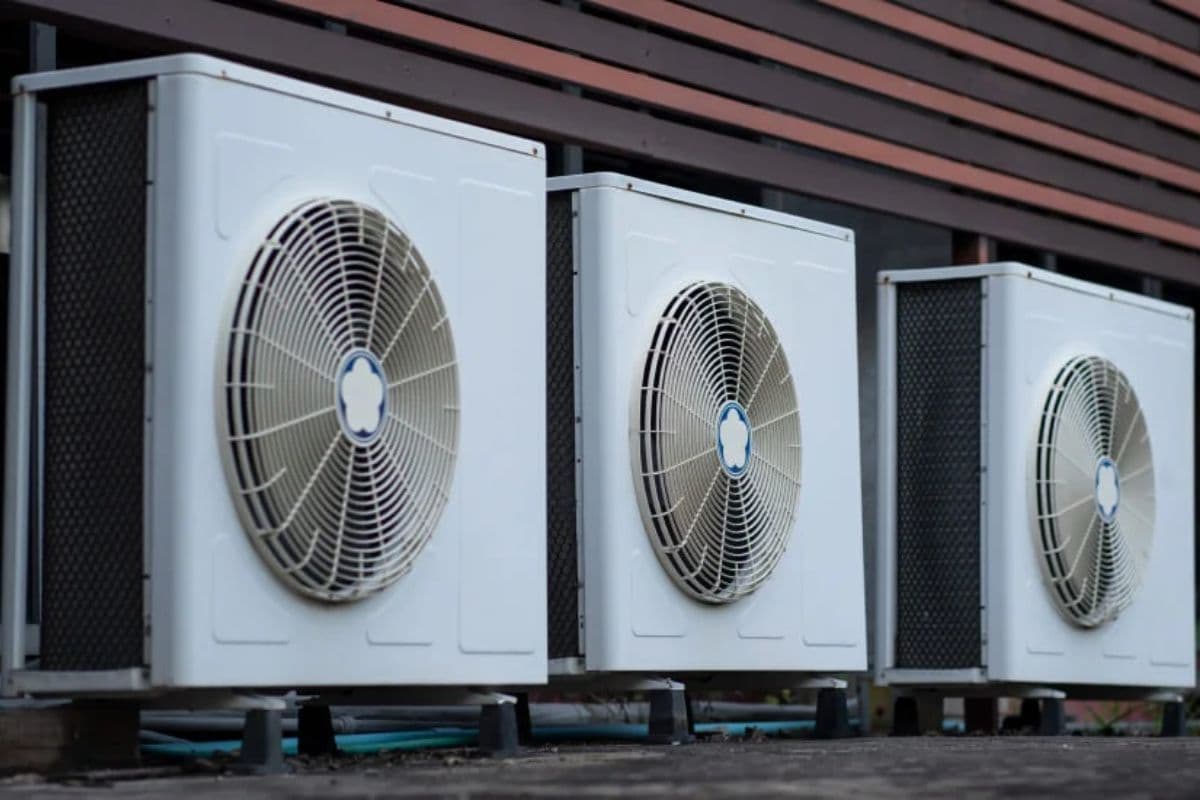 AC Outdoor Unit कहां लगाना सही- छत, दीवार या जमीन? गलत जगह इंस्टॉल किया तो बढ़ेगा बिजली बिल
