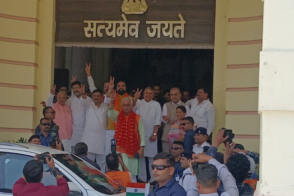 बीजेपी MLC कैंडिडेट अरविंद शर्मा ने भरा नामांकन, सीएम सम्राट चौधरी समेत कई एनडीए नेता रहे मौजूद