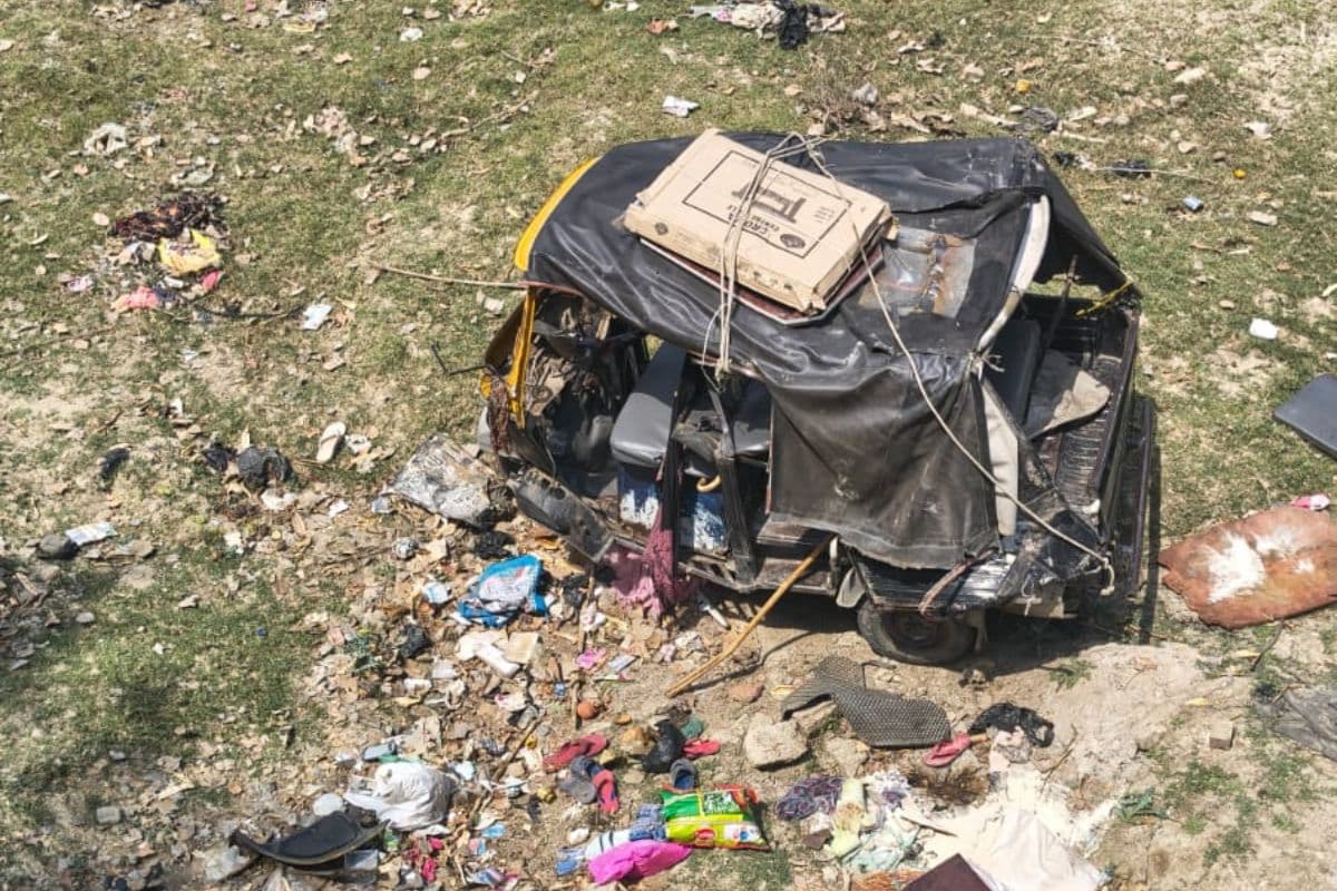 औरंगाबाद में दर्दनाक हादसा, पुल से नदी में गिरा ऑटो, 8 लोगों की हालत नाजुक