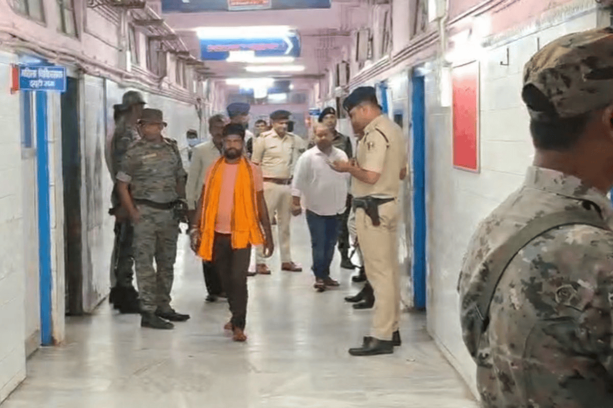 भागलपुर शूटआउट: सरकारी अधिकारी का मर्डर करने वाले का एनकाउंटर, तीन जवान भी घायल