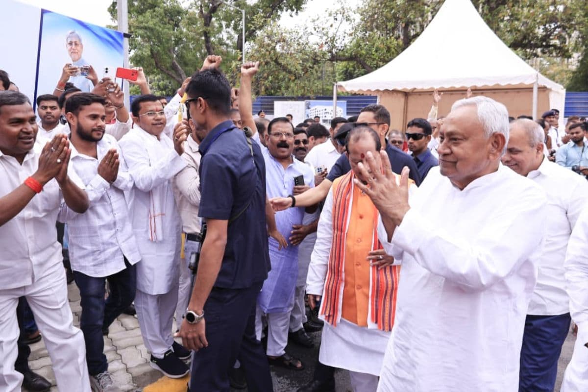 सीएम नीतीश के कार्यक्रम में निशांत कुमार जिंदाबाद के लगे नारे, गेस्ट हाउस का किया उद्घाटन