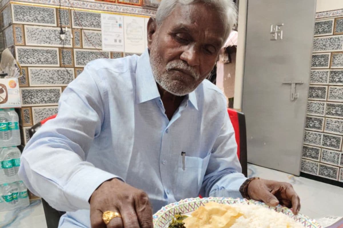 पीएम मोदी की झालमुड़ी के बाद चंपाई सोरेन की माछ-भात खाते तस्वीर वायरल