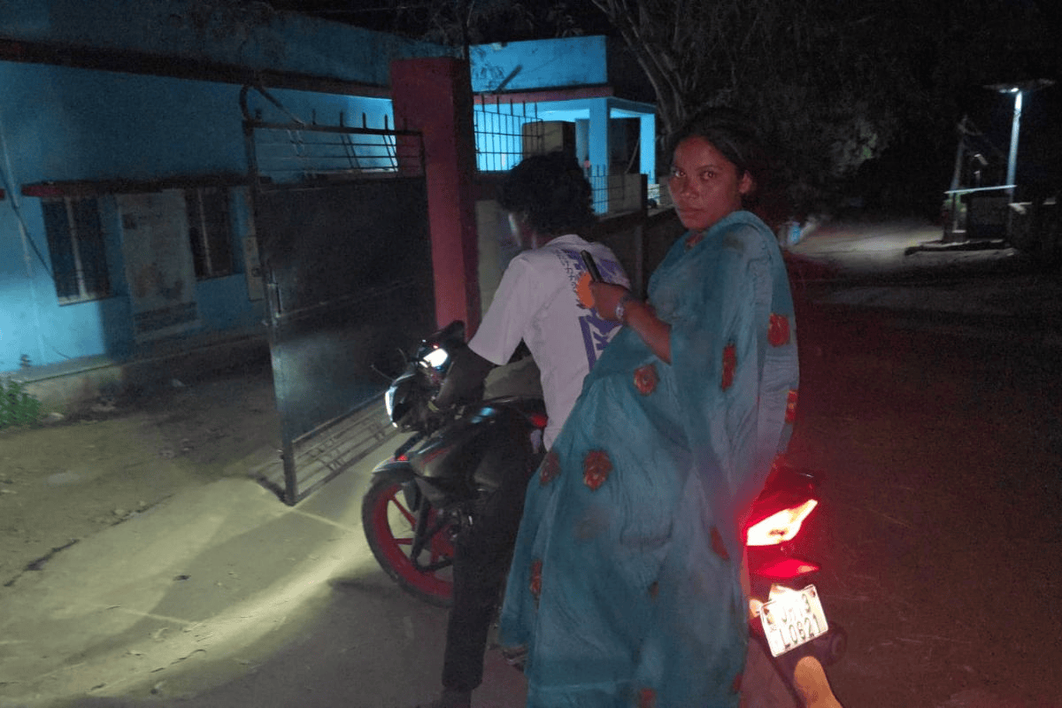 चतरा: पीएचसी केंद्र का ममता वाहन बराती बुकिंग में, गर्भवती महिला मोटरसाइकिल से पहुंची अस्पताल