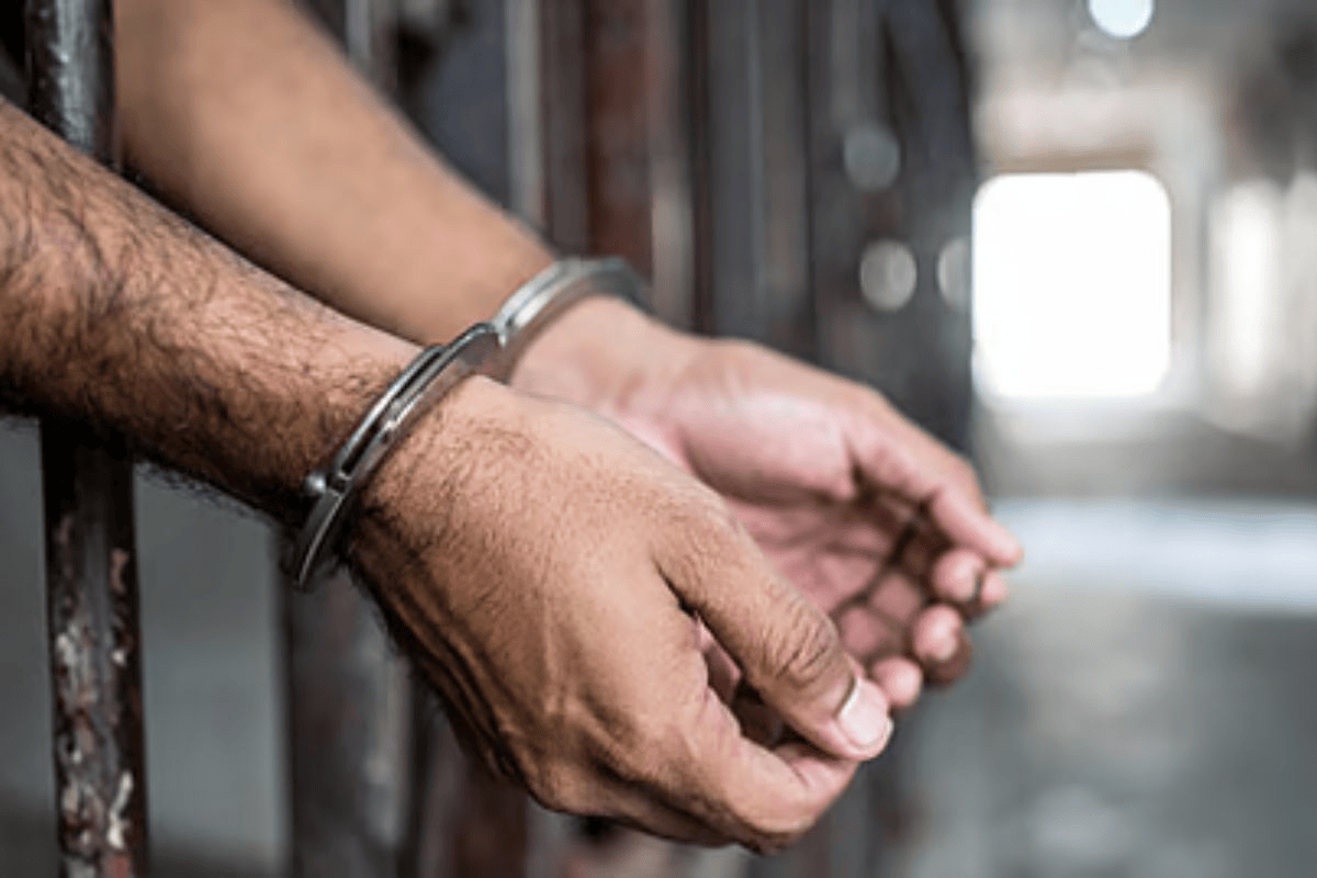 चप्पल में छुपाया था नकल का पूरा नेटवर्क, BPSC AEDO परीक्षा में ब्लूटूथ वाला मुन्ना भाई रंगे हाथ पकड़ा गया