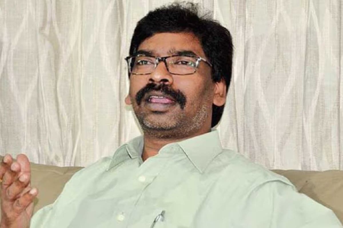 अपने ही देश में हक और पहचान के लिए क्यों ठोकरें खा रहे आदिवासी: हेमंत सोरेन