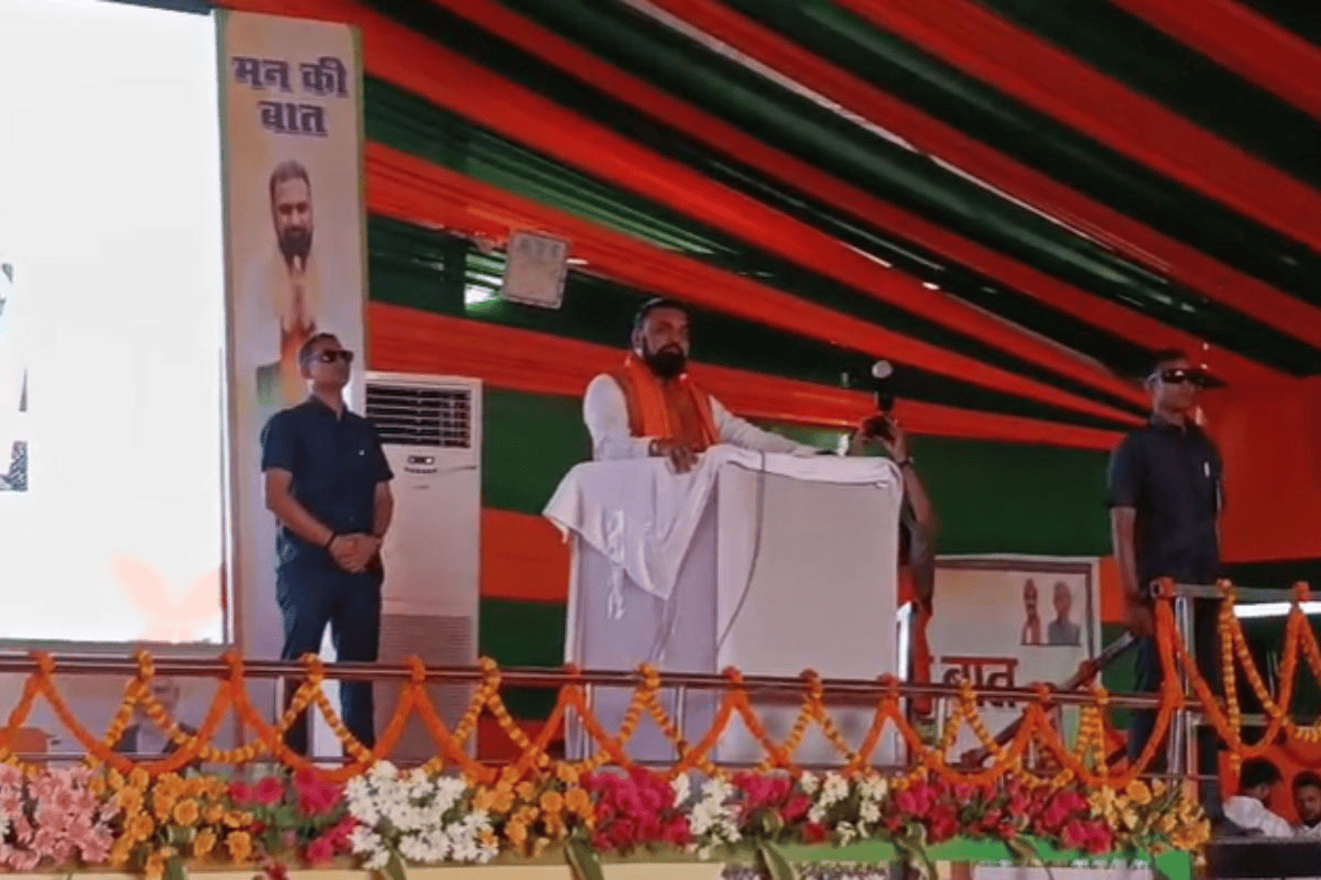 बिहार में फाइल दबाकर बैठने वाले अफसरों को CM सम्राट ने चेताया, तारापुर में क्या-क्या कहा?