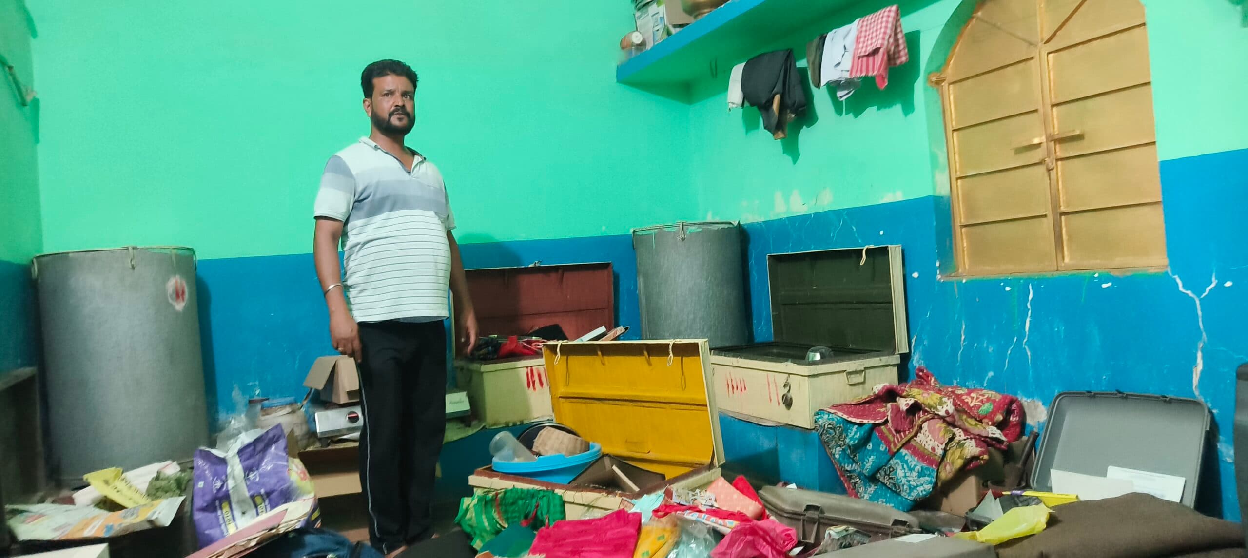 Dhanbad News: रिटायर्ड सैनिक के घर भीषण डकैती, तीन लाख नकद और 22 लाख के जेवरात लूटे