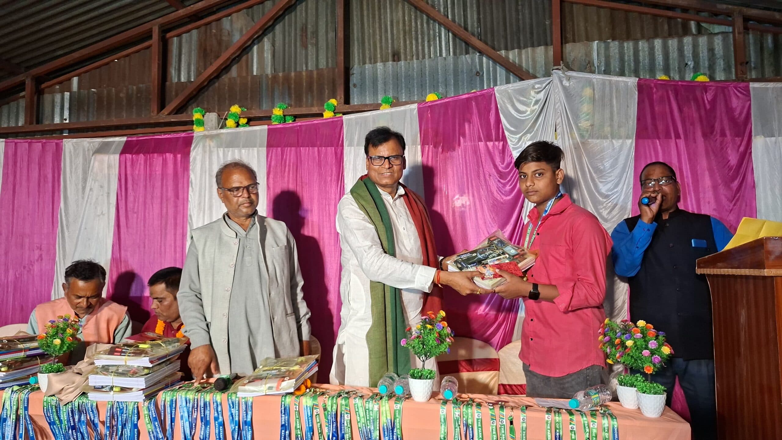 सम्मान समारोह आयोजित कर 78 छात्र-छात्राओं को किया गया सम्मानित