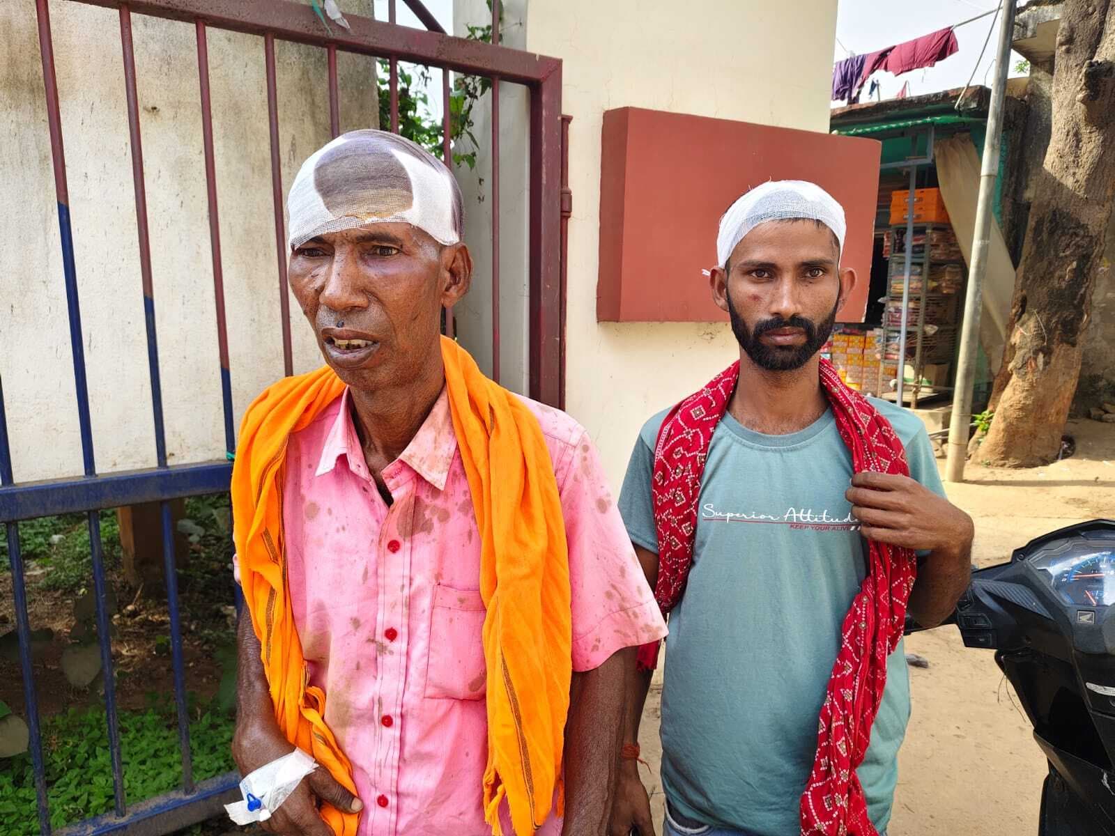 पूजा के दौरान बढ़ा विवाद, पिता-पुत्र पर हमला व नकदी छिनतई का आरोप