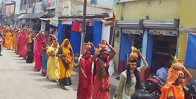 दर्जियाबाड़ी वार्ड 9 में कलशयात्रा के साथ 48 घंटे का अखंड संकीर्तन शुरू