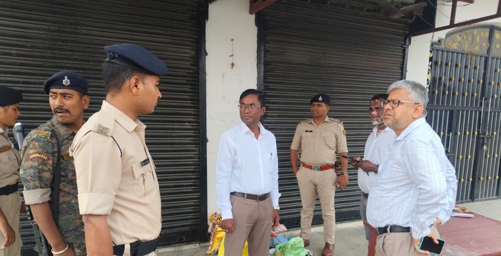 उर्वरक दुकानों पर बीडीओ का औचक छापा