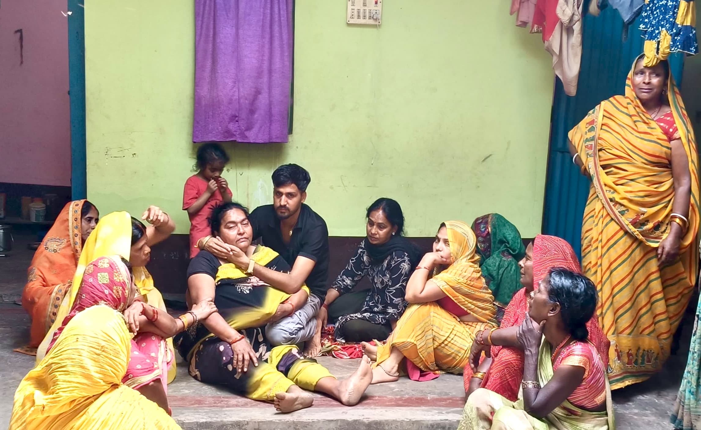 पडुरी गांव में दिनदहाड़े भगिना ने मामा की गोली मारकर की हत्या