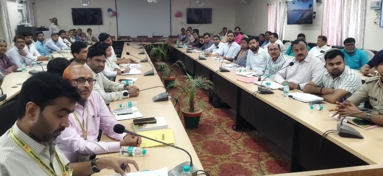 कृषि विभाग की समीक्षा बैठक में फसल क्षति व उर्वरक उपलब्धता पर मंथन