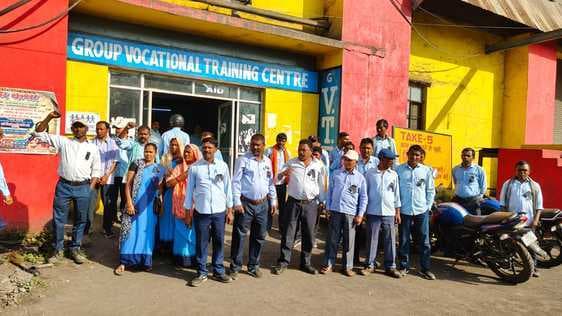 राजमहल कोल परियोजना में श्रम कोड के विरोध में प्रदर्शन