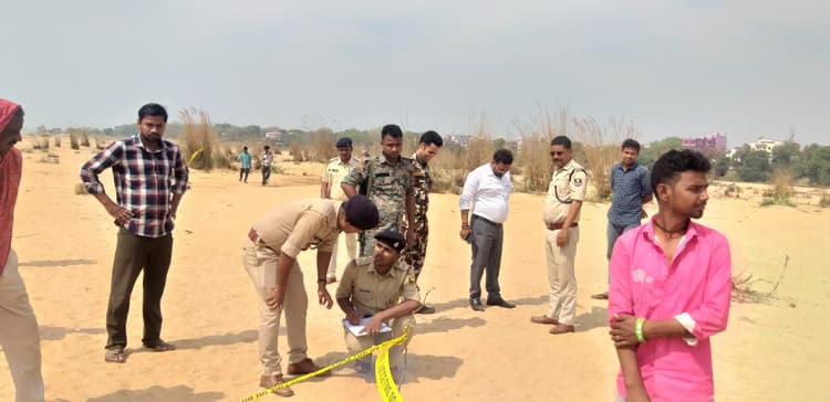 सोन नदी में मिला अज्ञात व्यक्ति का शव