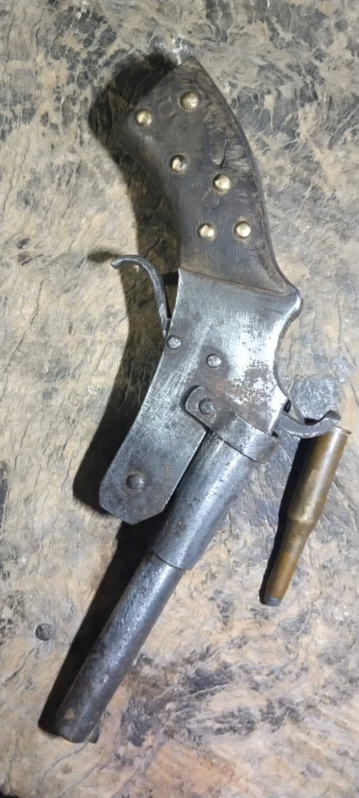 अवैध हथियार के साथ युवक गिरफ्तार