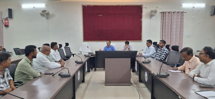 खुले में कंटेनर, ड्रम में पेट्रोल, डीजल की बिक्री पर रोक