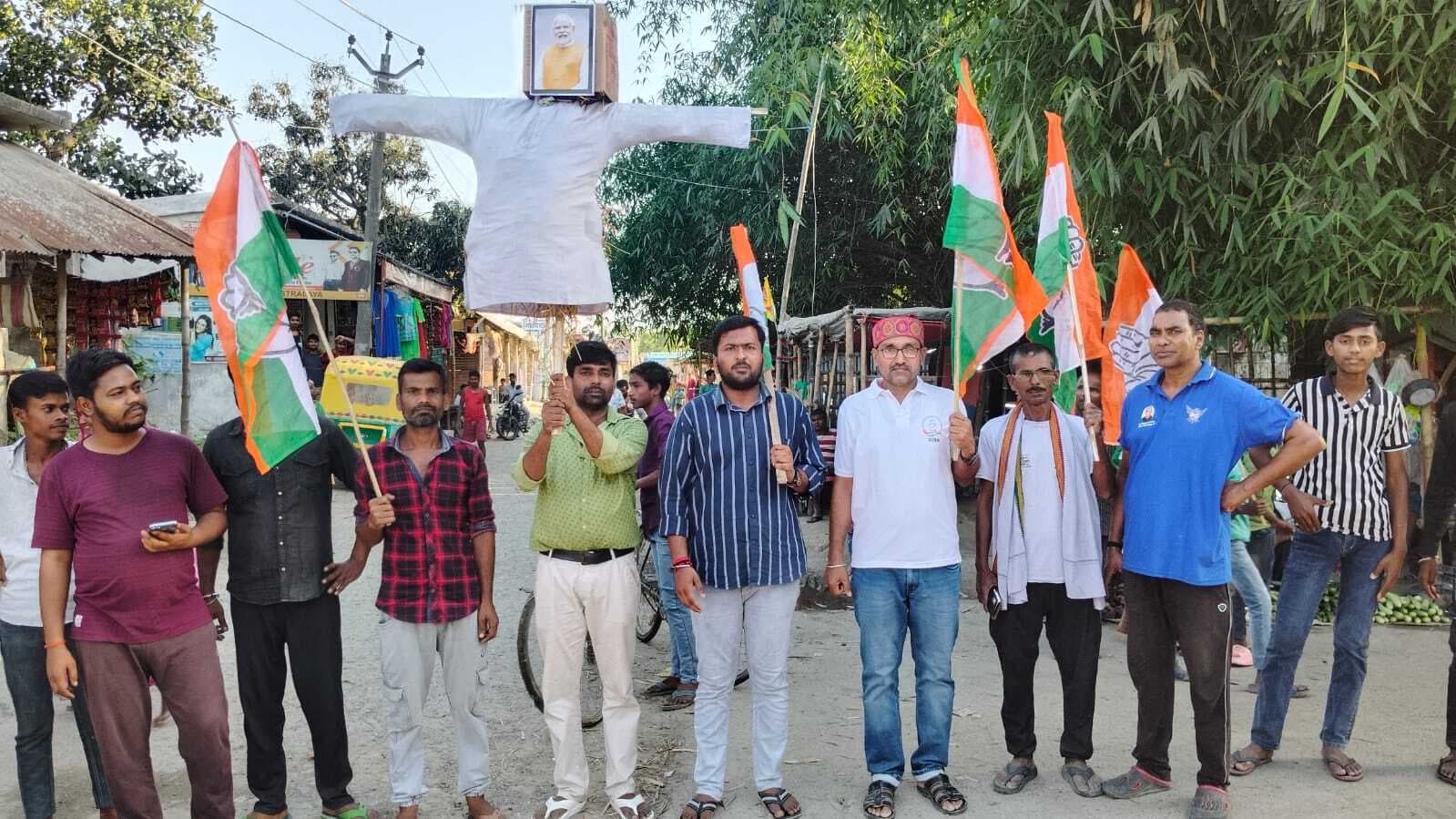 प्रखंड कांग्रेस कमेटी ने किया प्रदर्शन