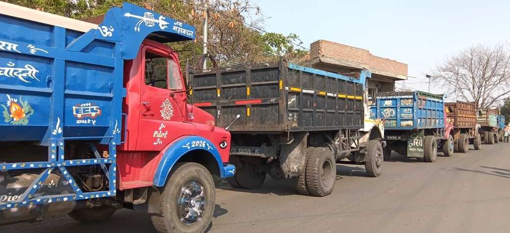 जामताड़ा रेलवे साइडिंग के कर्मियों को दो माह से नहीं मिला वेतन, कोयला ढुलाई ठप