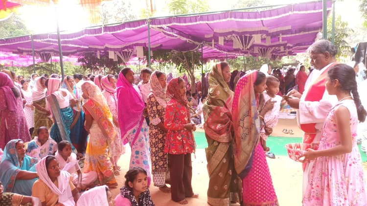 अपने को प्रभु यीशु को समर्पित करें : फा जेम्स धान