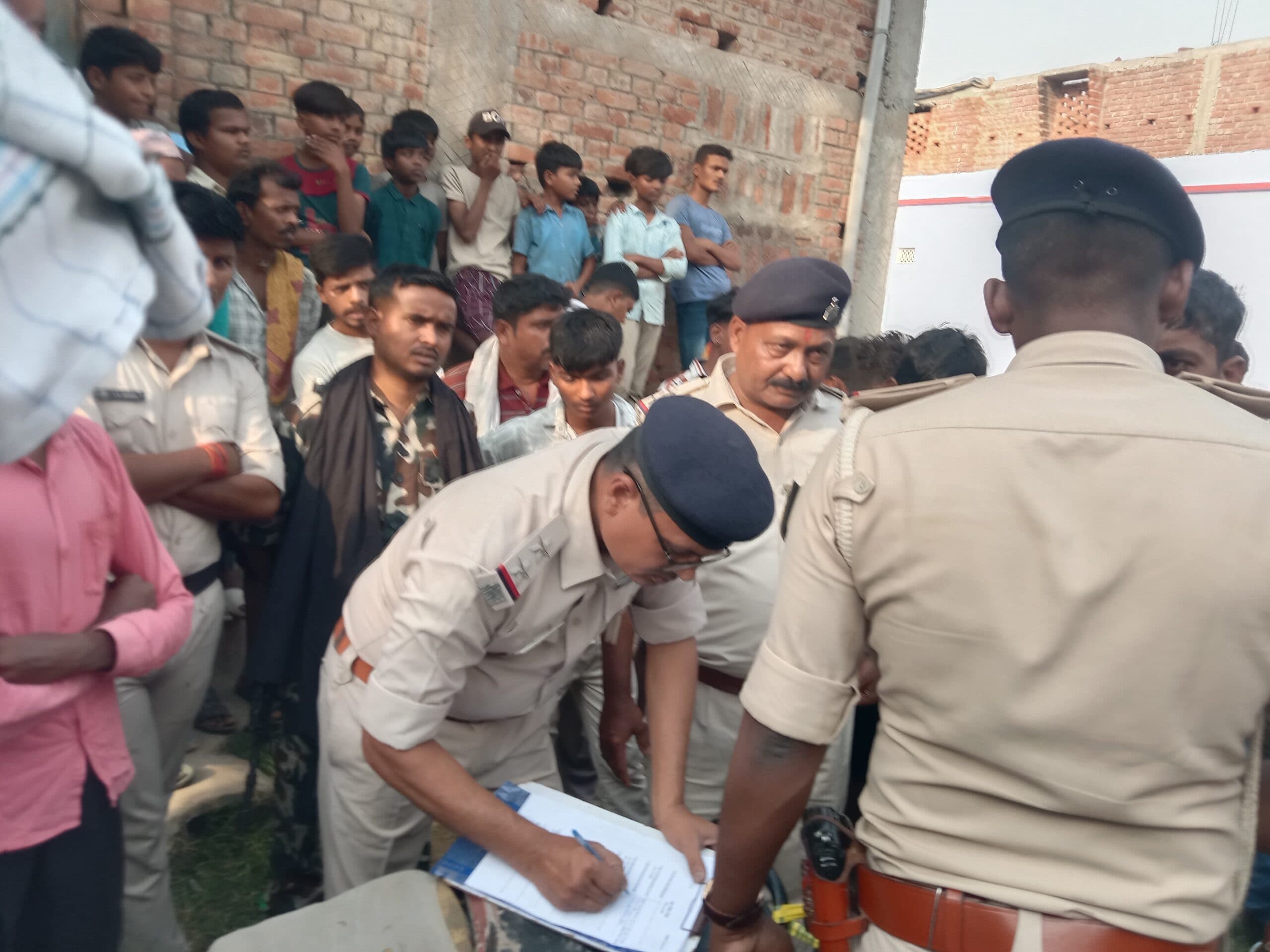 मछली मारने के विवाद में युवक की गोली मारकर हत्या, आरोपित हथियार के साथ गिरफ्तार