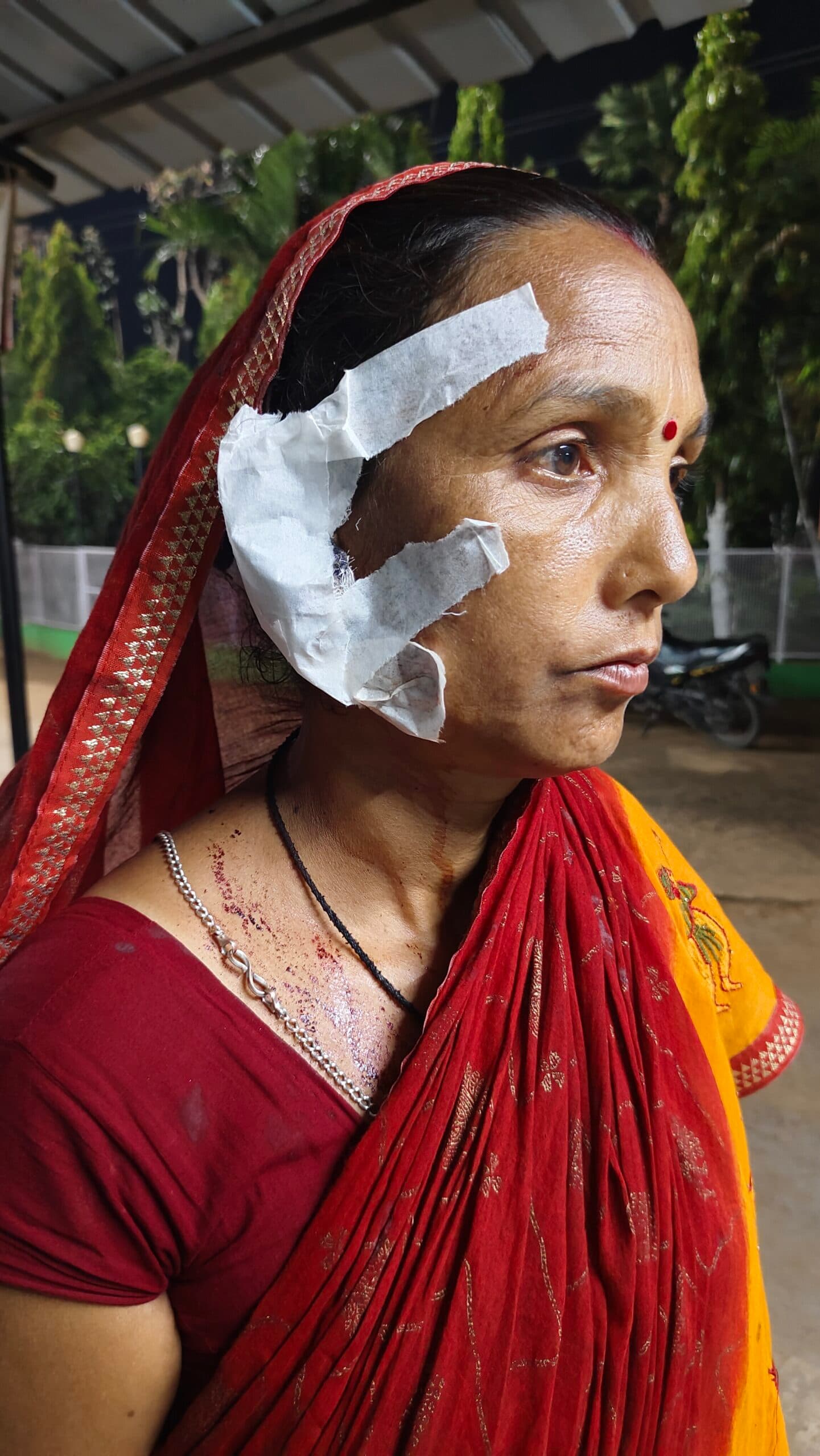 महिला व बेटी के साथ मारपीट, छेड़खानी के प्रयास का भी आरोप