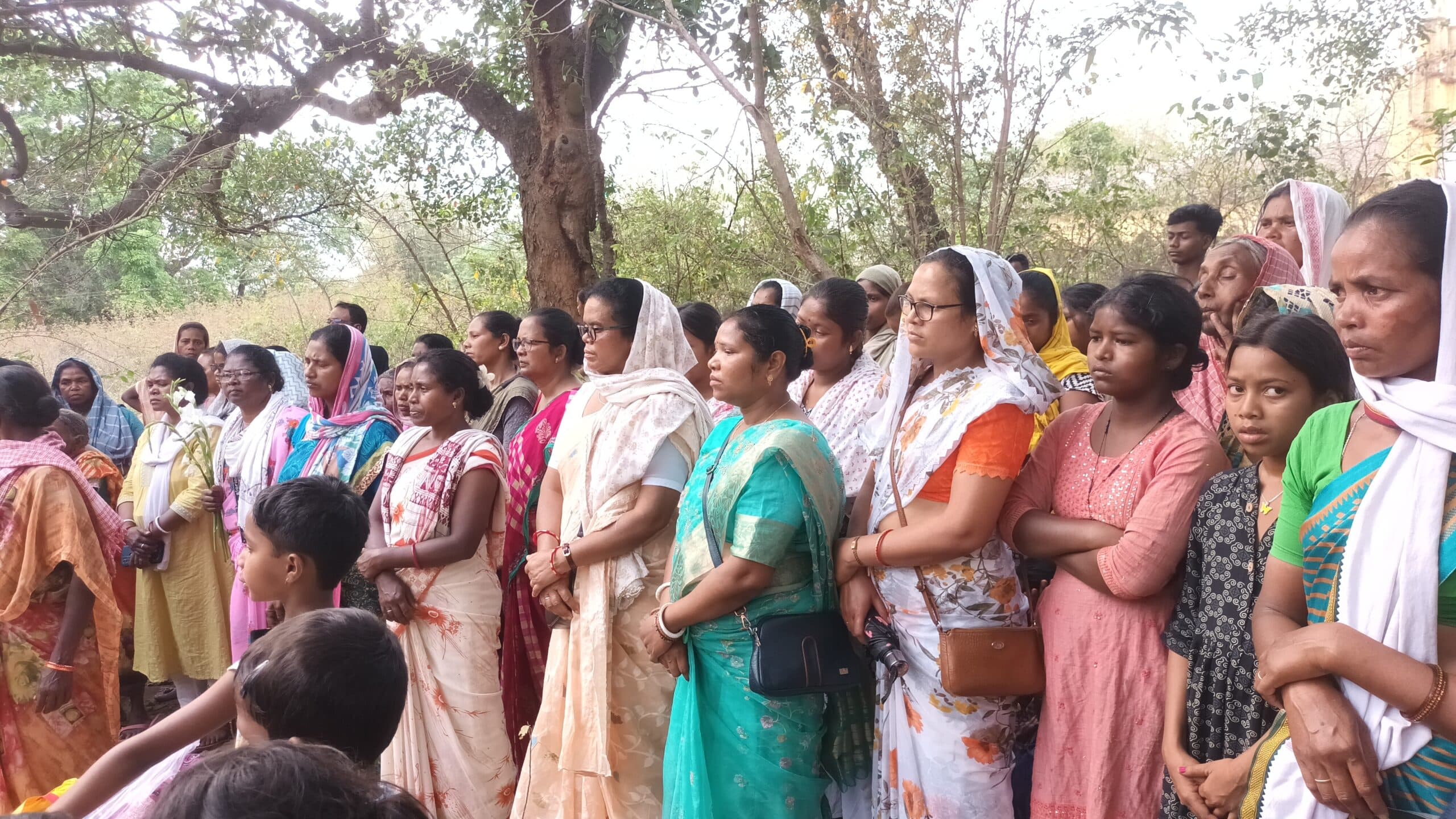 गुफू गांव में तीनों शवों का किया गया अंतिम संस्कार