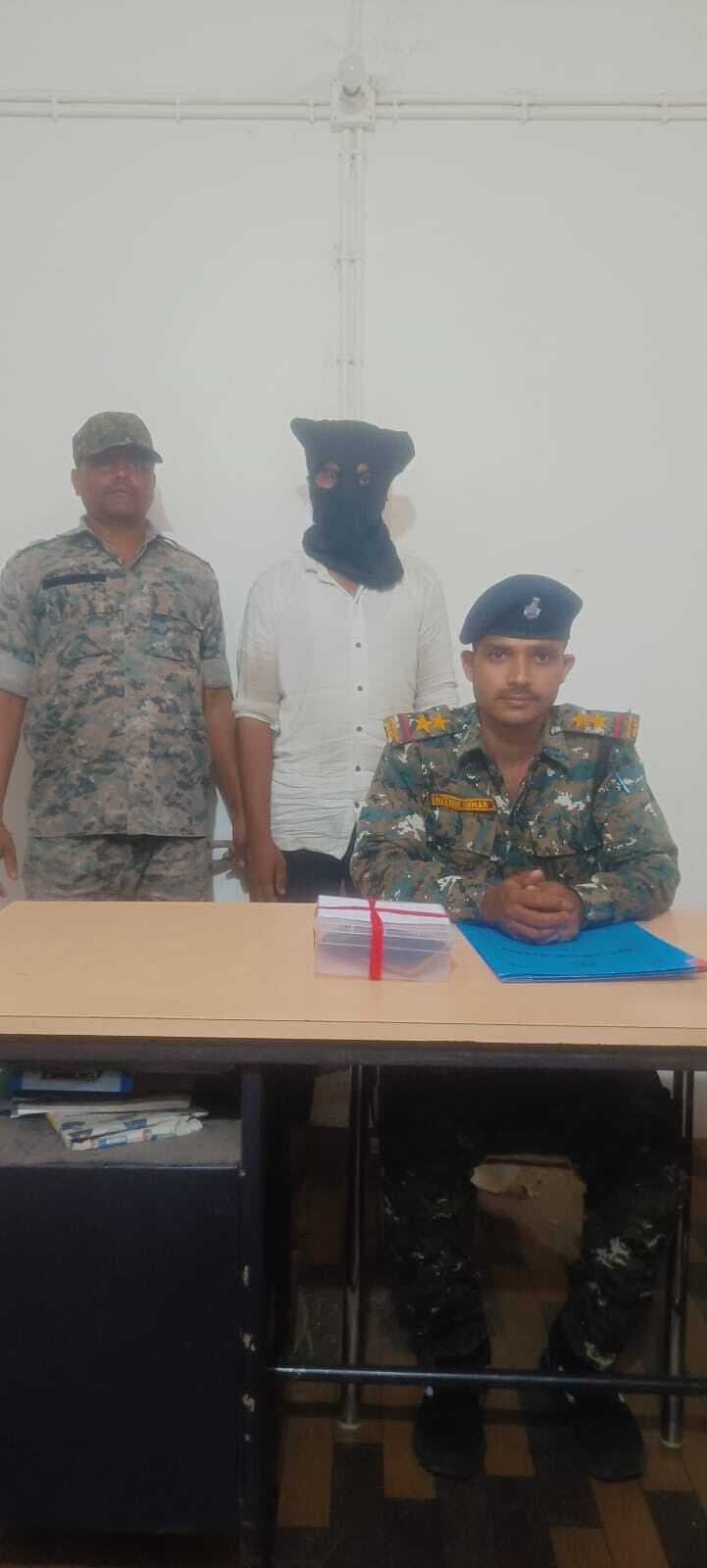 साइबर आरोपी को पड़कने तारासठिया गांव गयी पुलिस से ग्रामीणों की नोक-झाेंक, लौटा