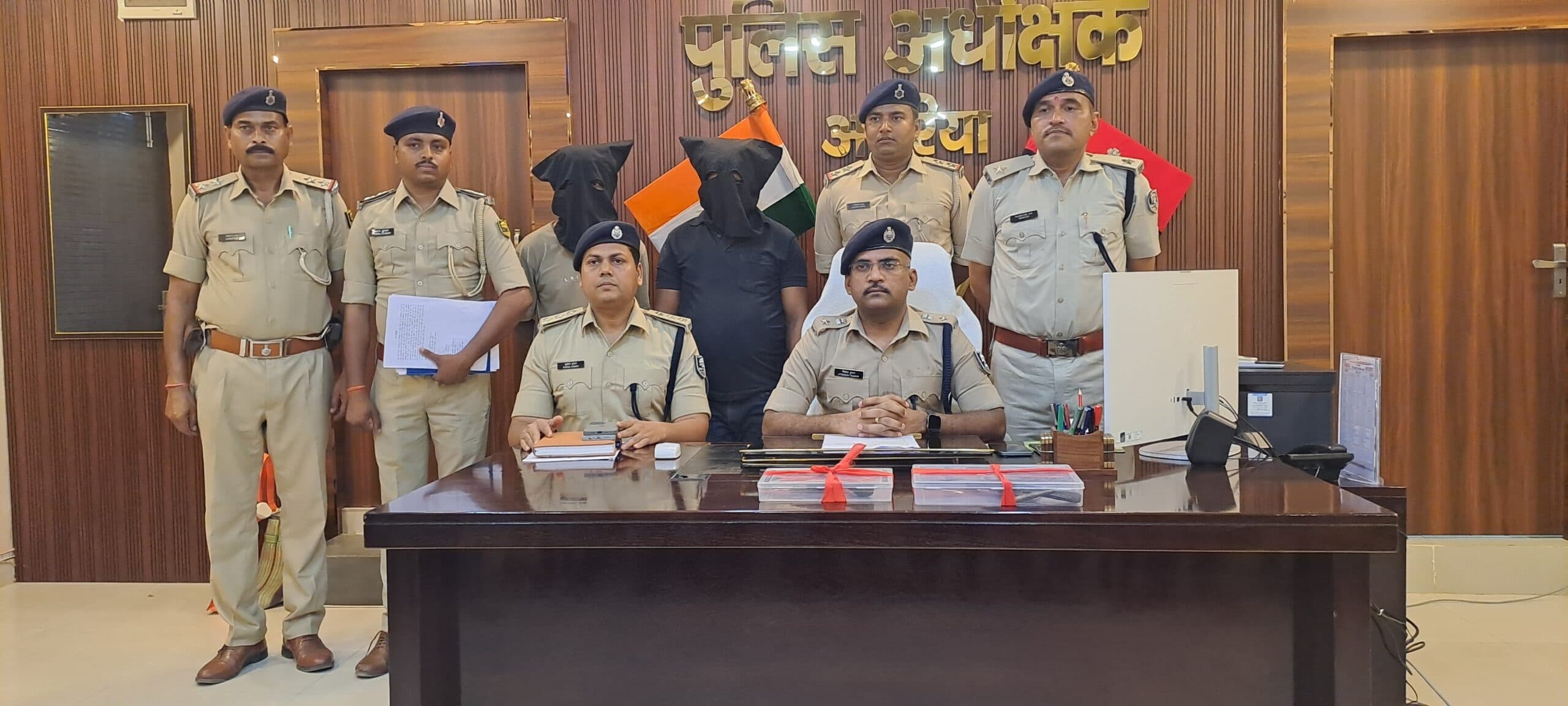 कुख्यात अपराधी गजनी व उसका सहयोगी रिवॉल्वर, कट्टा व कारतूस के साथ गिरफ्तार