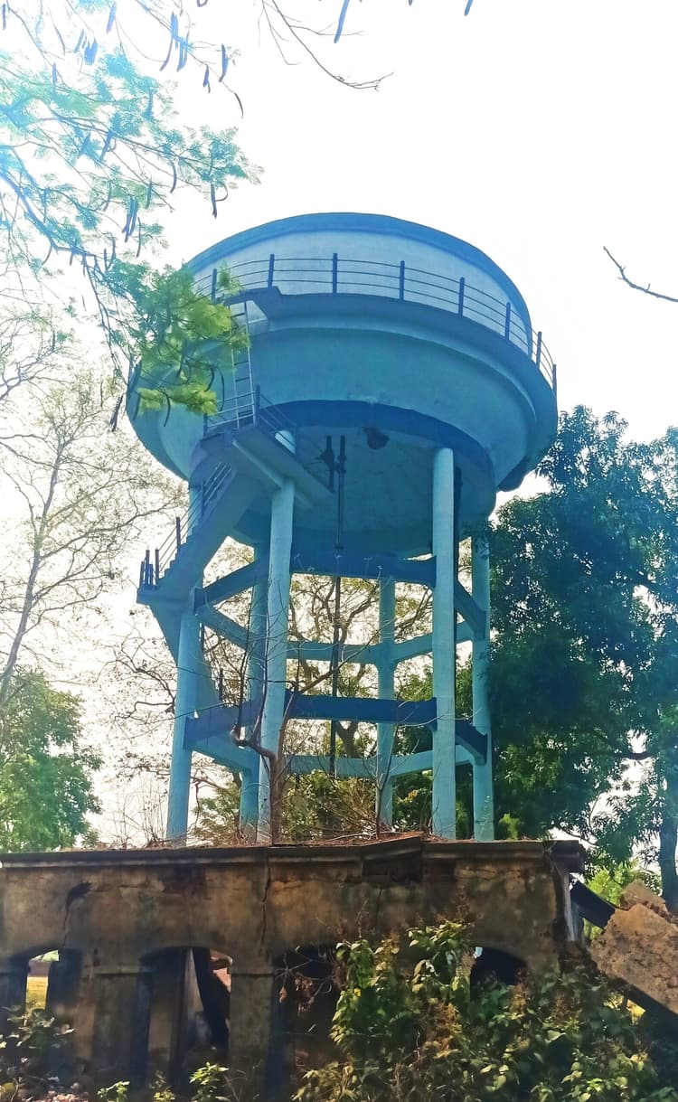 चापुड़िया गांव में दो साल बाद भी जलापूर्ति शुरू नहीं, पानी टंकी पड़ा है बेकार