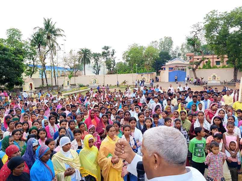 पोड़ैयाहाट के चर्चों में मनाया गया गुड फ्राइडे