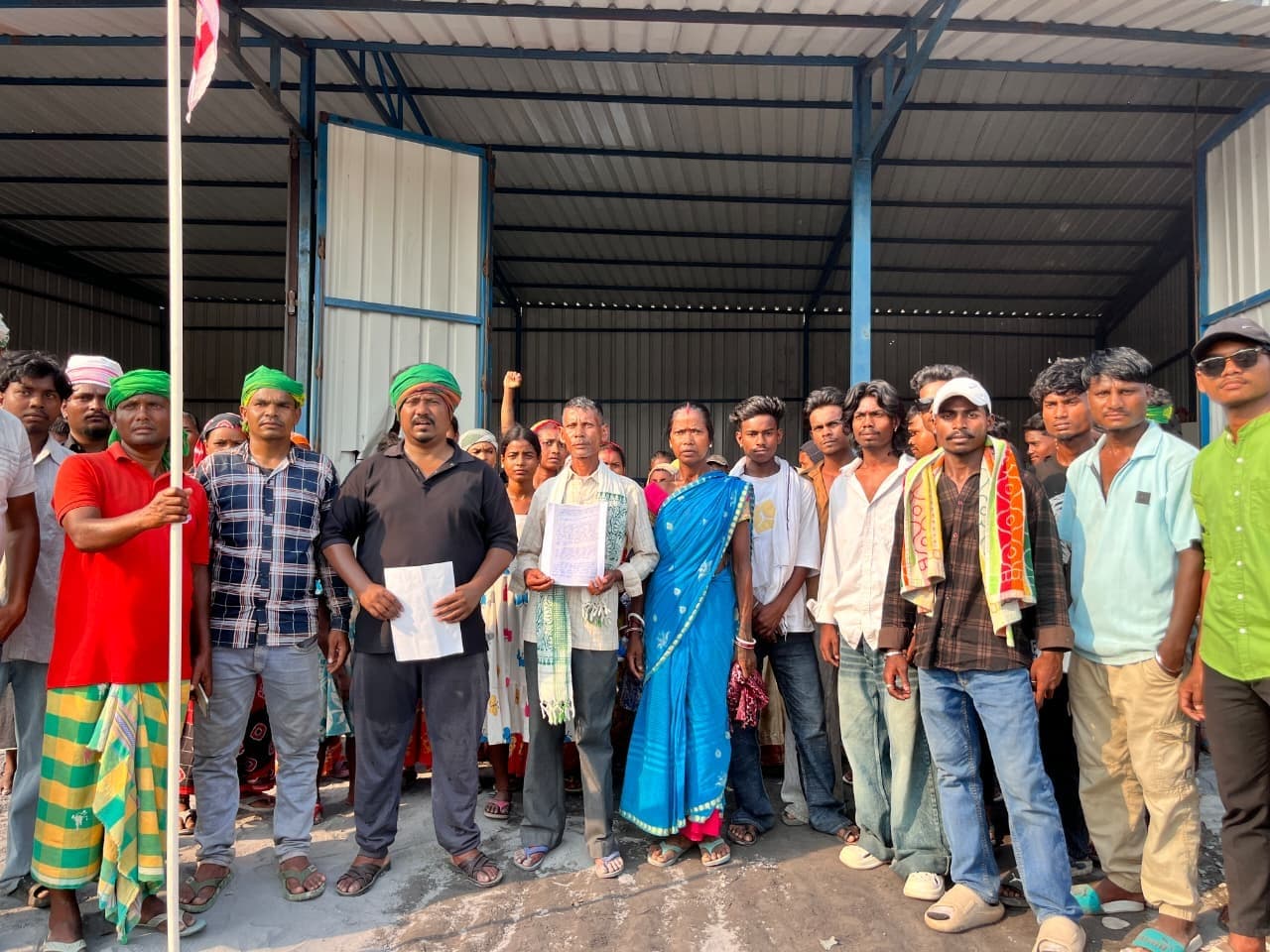 Jamshedpur News : देवघर मौजा में बिरसा सेना ने कांदरा मांझी को दिलाया भूमि पर कब्जा