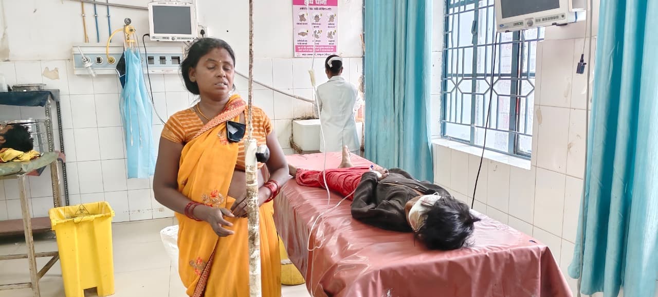 छत से सीमेंटेड फर्श पर गिरा सात वर्षीय बच्चा, हालत गंभीर