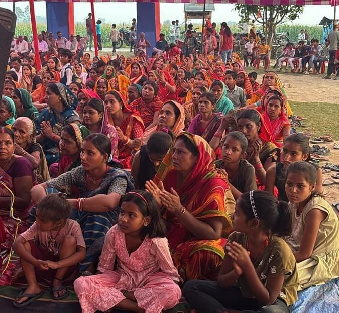 श्रीमदभागवत कथा श्रवण मात्र से ही मनुष्य को मोक्ष की होती है प्राप्ति : रविशंकरानंद