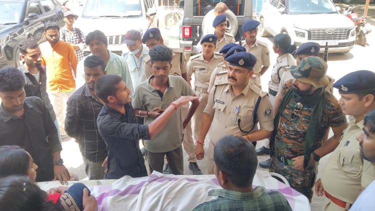 सदर अस्पताल में पड़ा रहा शव, आठ घंटे बाद हुआ पोस्टमार्टम