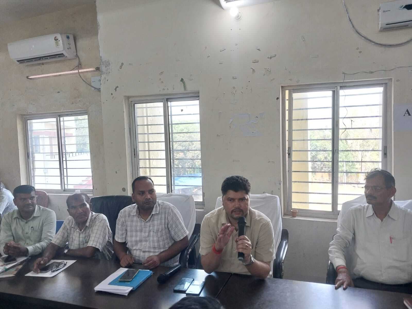 सरायगढ़ में प्रधानाध्यापकों की बैठक, शैक्षणिक योजनाओं के प्रभावी क्रियान्वयन पर जोर