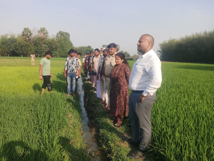 विवादित जमीन का एसडीएम ने किया निरीक्षण