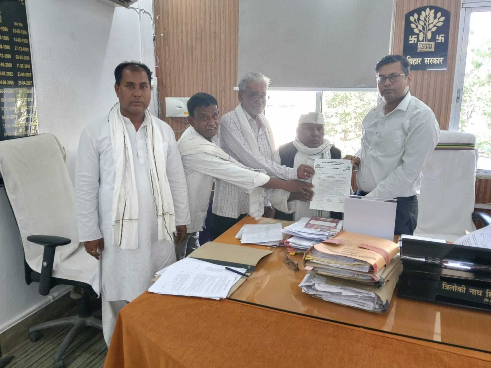 नागरिक संघर्ष समिति ने अनुमंडल में दिया धरना