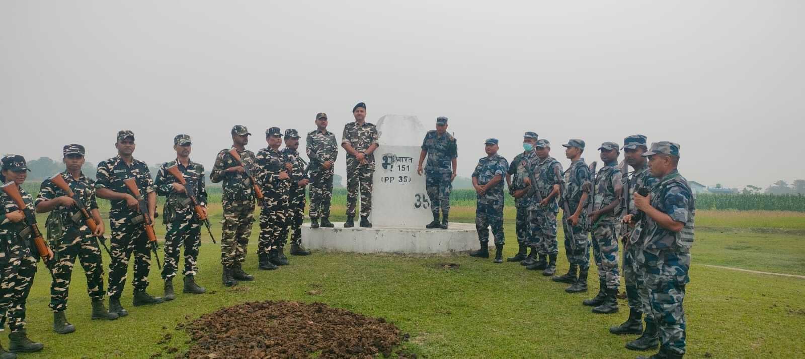 भारत-नेपाल सीमा पर एसएसबी व एपीएफ की संयुक्त गश्ती