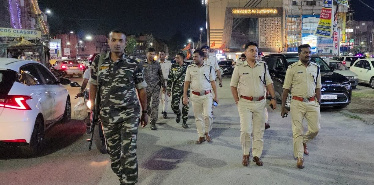 Bokaro News : सार्वजनिक स्थलों में शराब पीने वालों की खैर नहीं