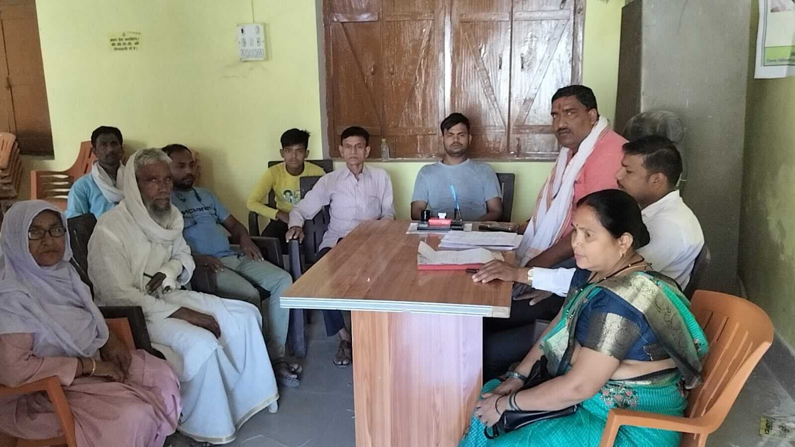 विधिक जागरूकता शिविर में दी गयी वरिष्ठ नागरिकों को कानून संबंधी जानकारी