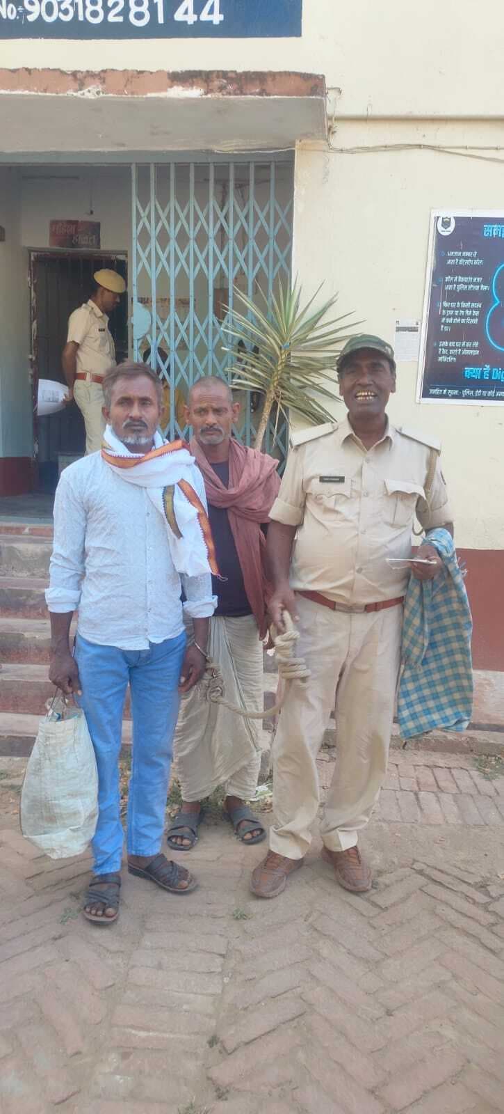 दो वारंटियों को पुलिस ने किया गिरफ्तार