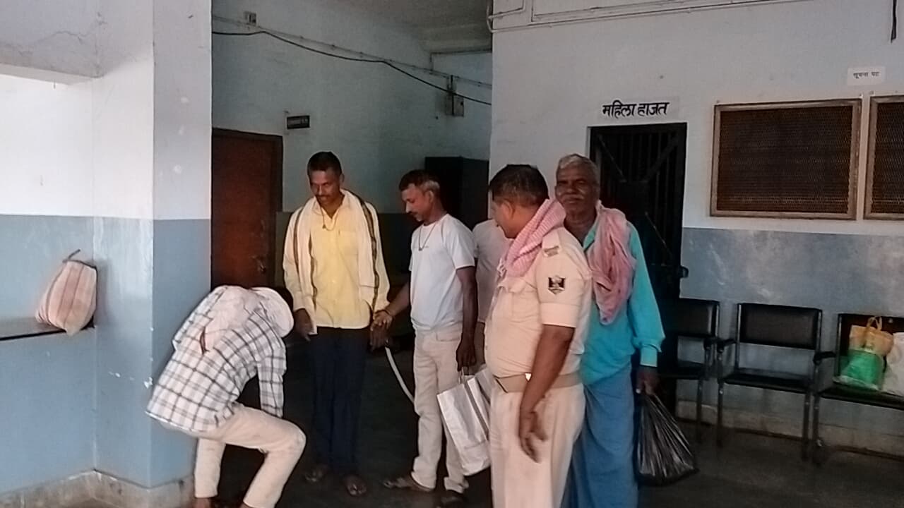 सूर्यगढ़ा में तीन व कजरा में एक एनबीडब्ल्यू वारंटी को पुलिस ने किया गिरफ्तार