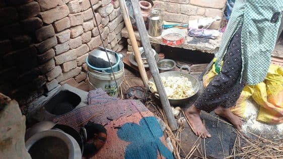 बसंतराय के केवां गांव में भीषण अगलगी में घर जलकर राख, बच्ची झुलसी