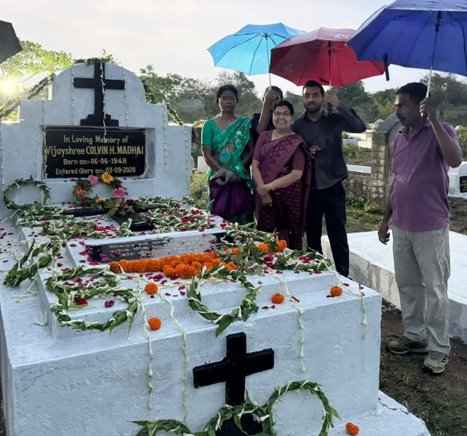 Bokaro News : ईस्टर पर्व मना, लोगों ने किया पूर्वजों को याद