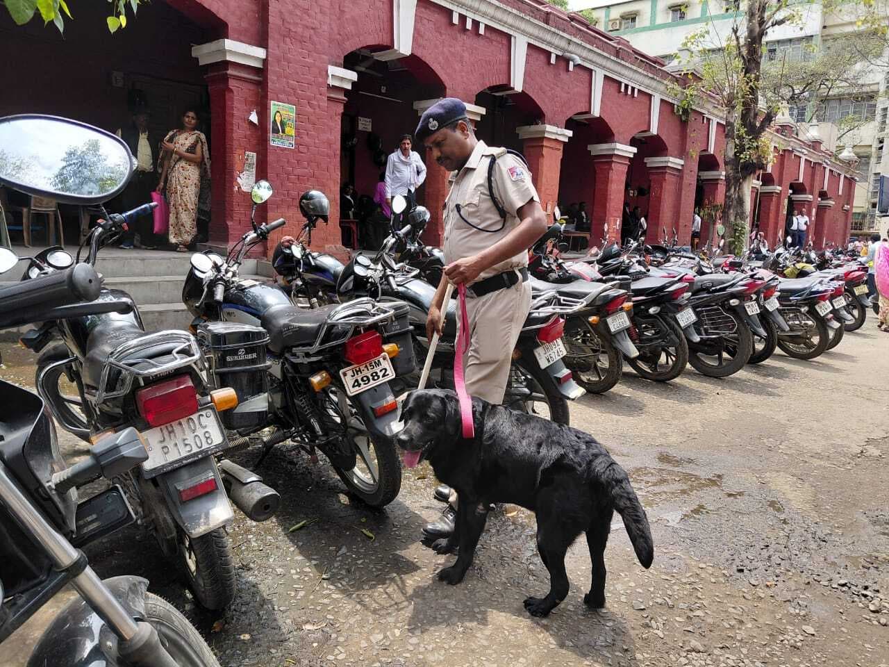 Dhanbad News: धनबाद सीजेएम कोर्ट को फिर बम से उड़ाने की धमकी